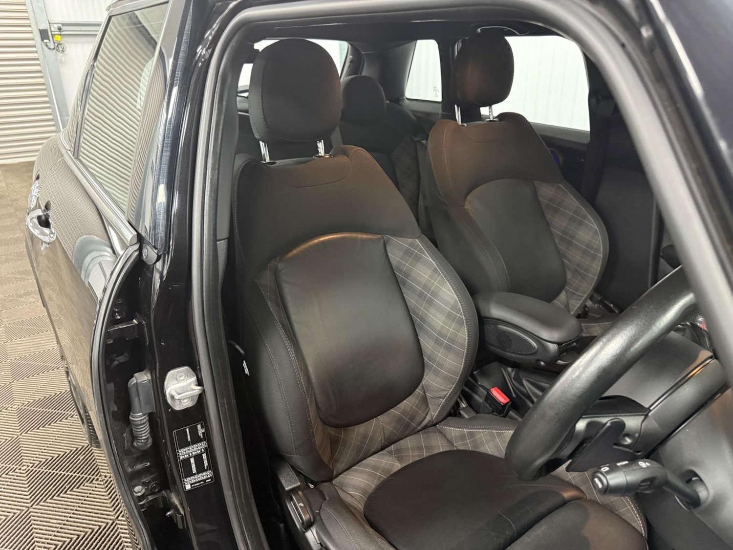 Used MINI Hatch 2019 for sale - 76608581: Photo 33