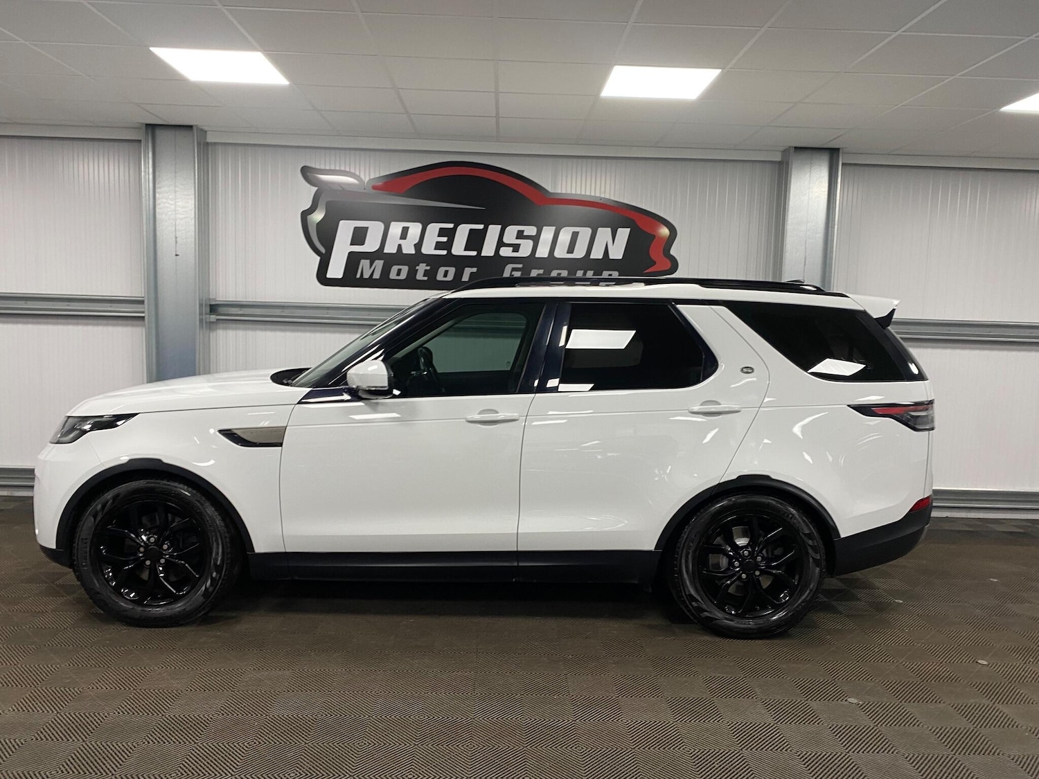 Used Land Rover Discovery 2018 for sale - 76550598: Photo 15