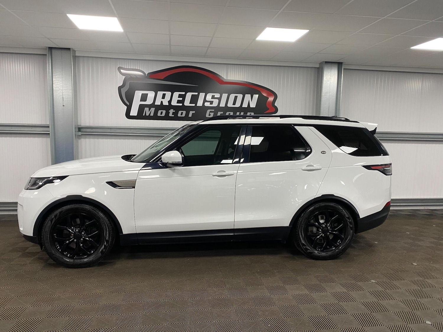 Used Land Rover Discovery 2018 for sale - 76550598: Photo 17