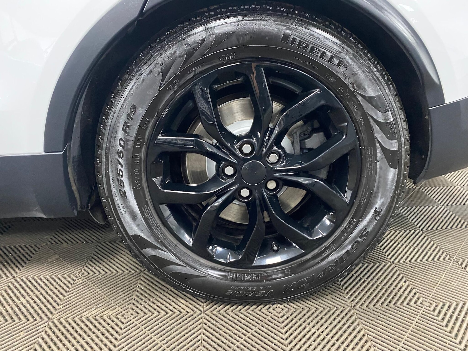 Used Land Rover Discovery 2018 for sale - 76550598: Photo 51