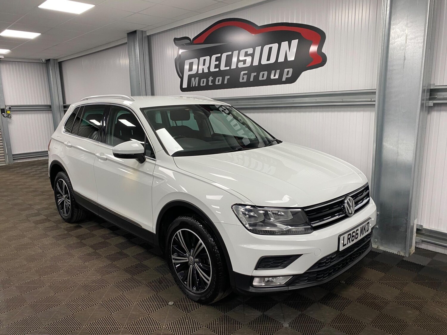 Used Volkswagen Tiguan 2016 for sale - 76378100: Photo 1