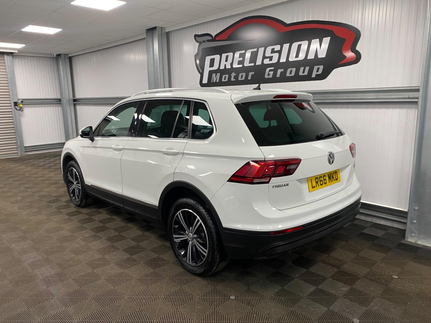 Used Volkswagen Tiguan 2016 for sale - 76378100: Photo 15