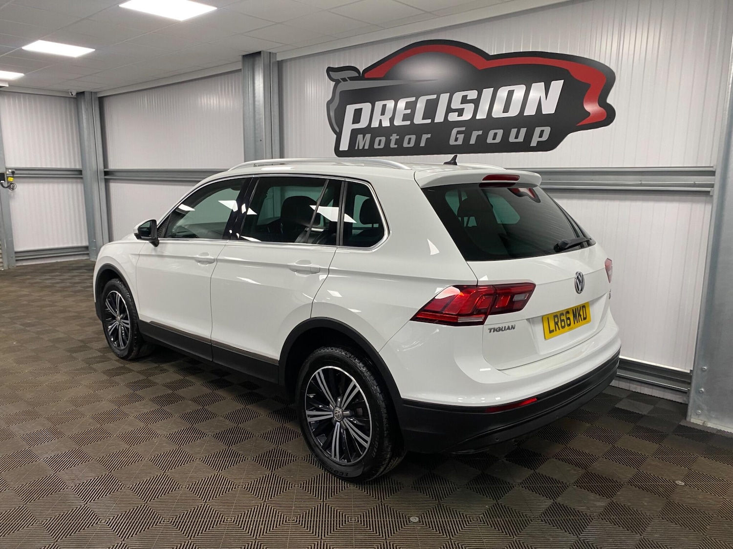 Used Volkswagen Tiguan 2016 for sale - 76378100: Photo 16