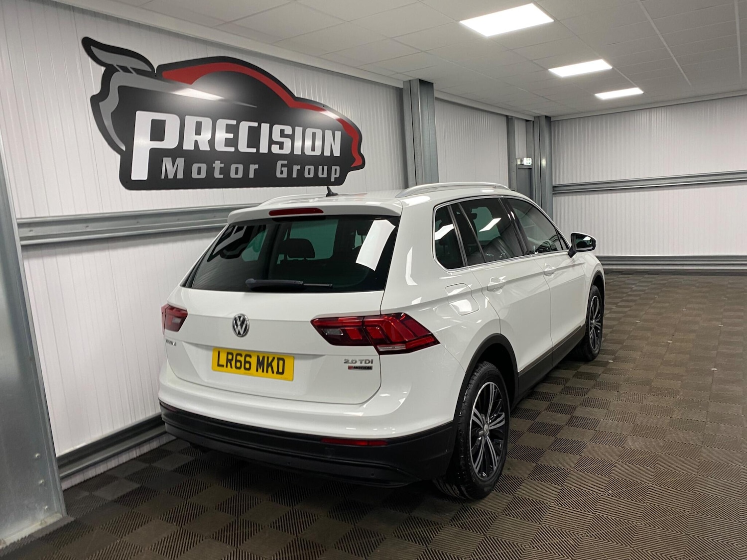 Used Volkswagen Tiguan 2016 for sale - 76378100: Photo 32