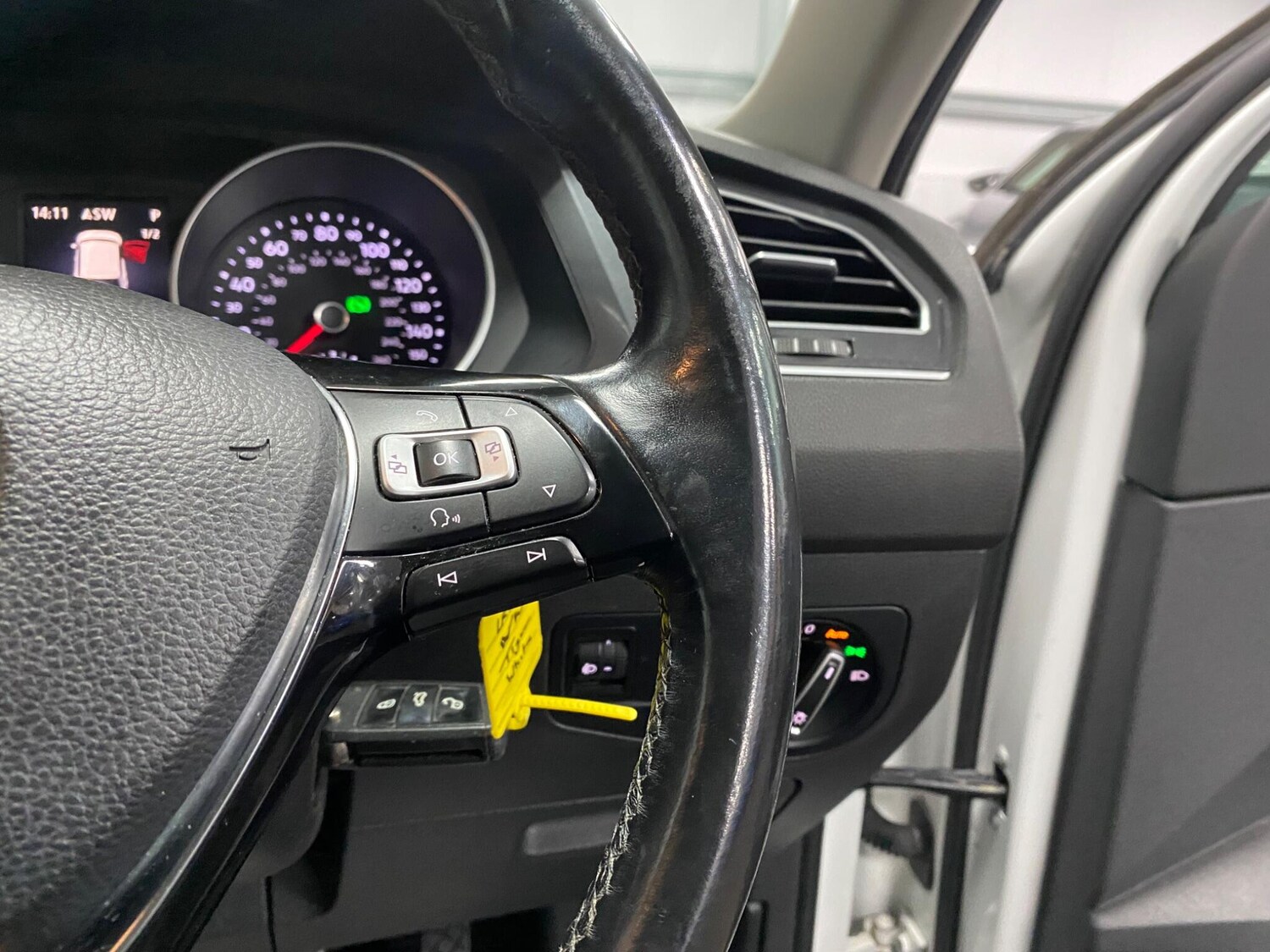 Used Volkswagen Tiguan 2016 for sale - 76378100: Photo 41