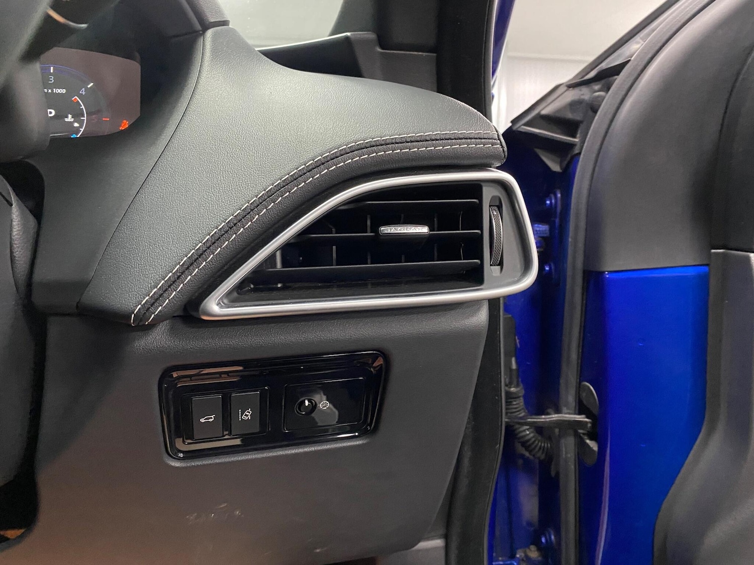 Used Jaguar F-Pace 2018 for sale - 77156357: Photo 46