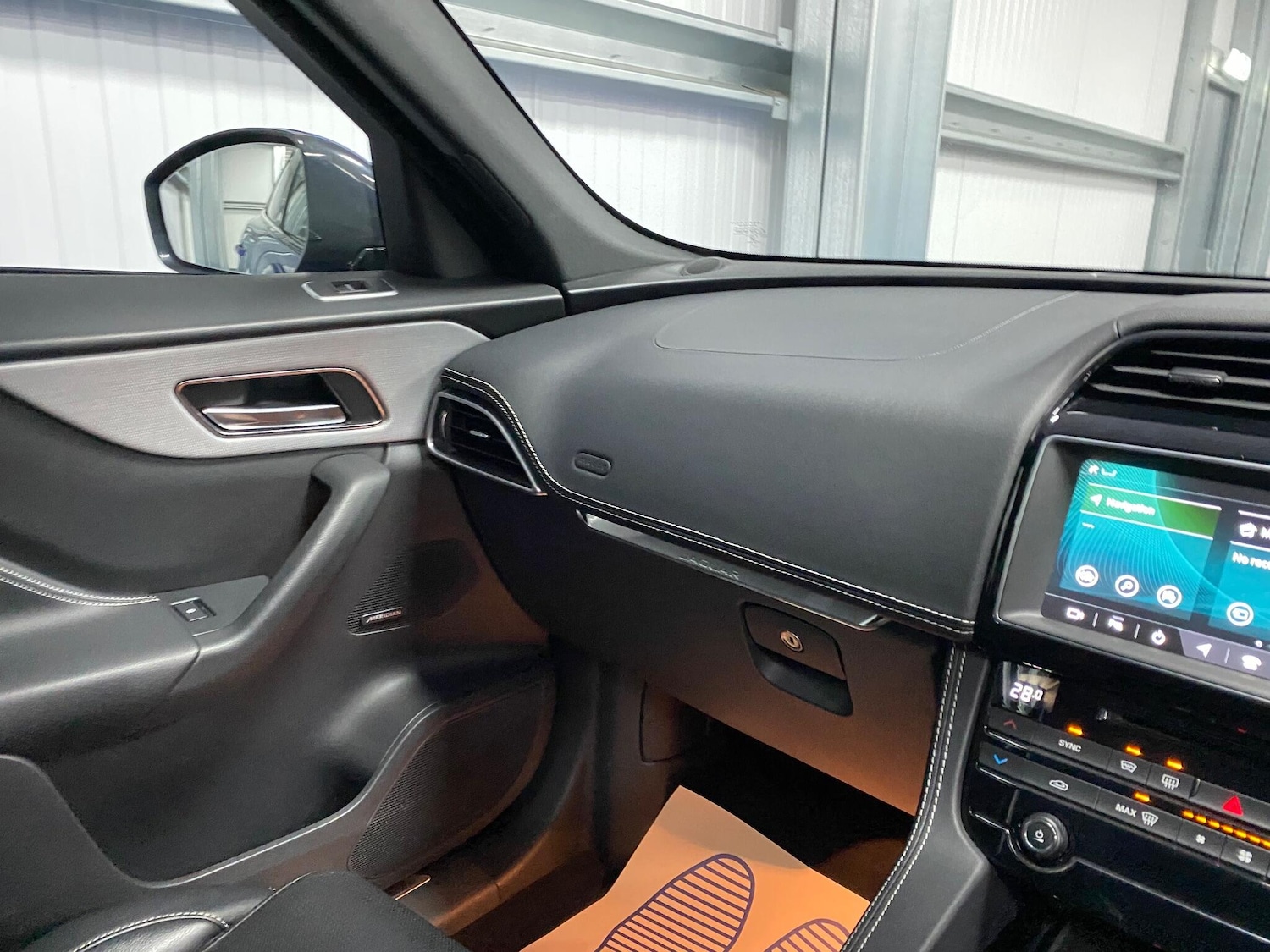 Used Jaguar F-Pace 2018 for sale - 77156357: Photo 48