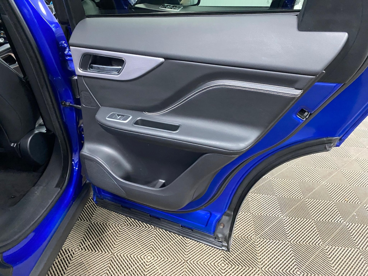 Used Jaguar F-Pace 2018 for sale - 77156357: Photo 50