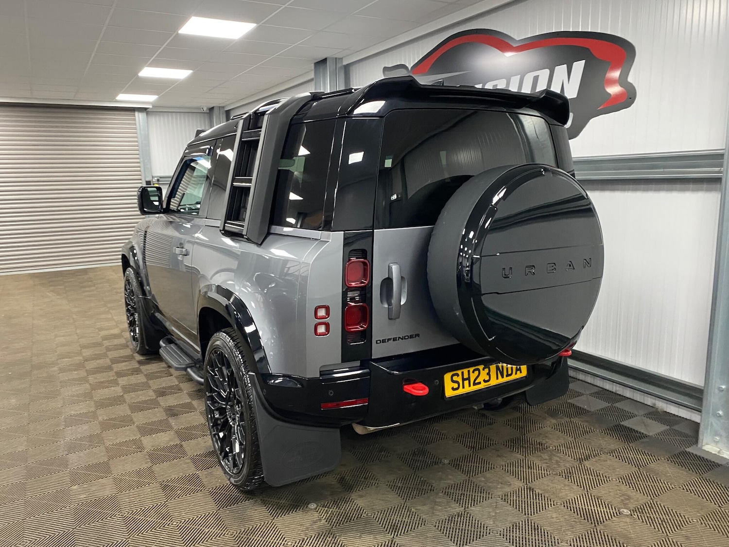 Used Land Rover Defender 2023 for sale - 77098149: Photo 10