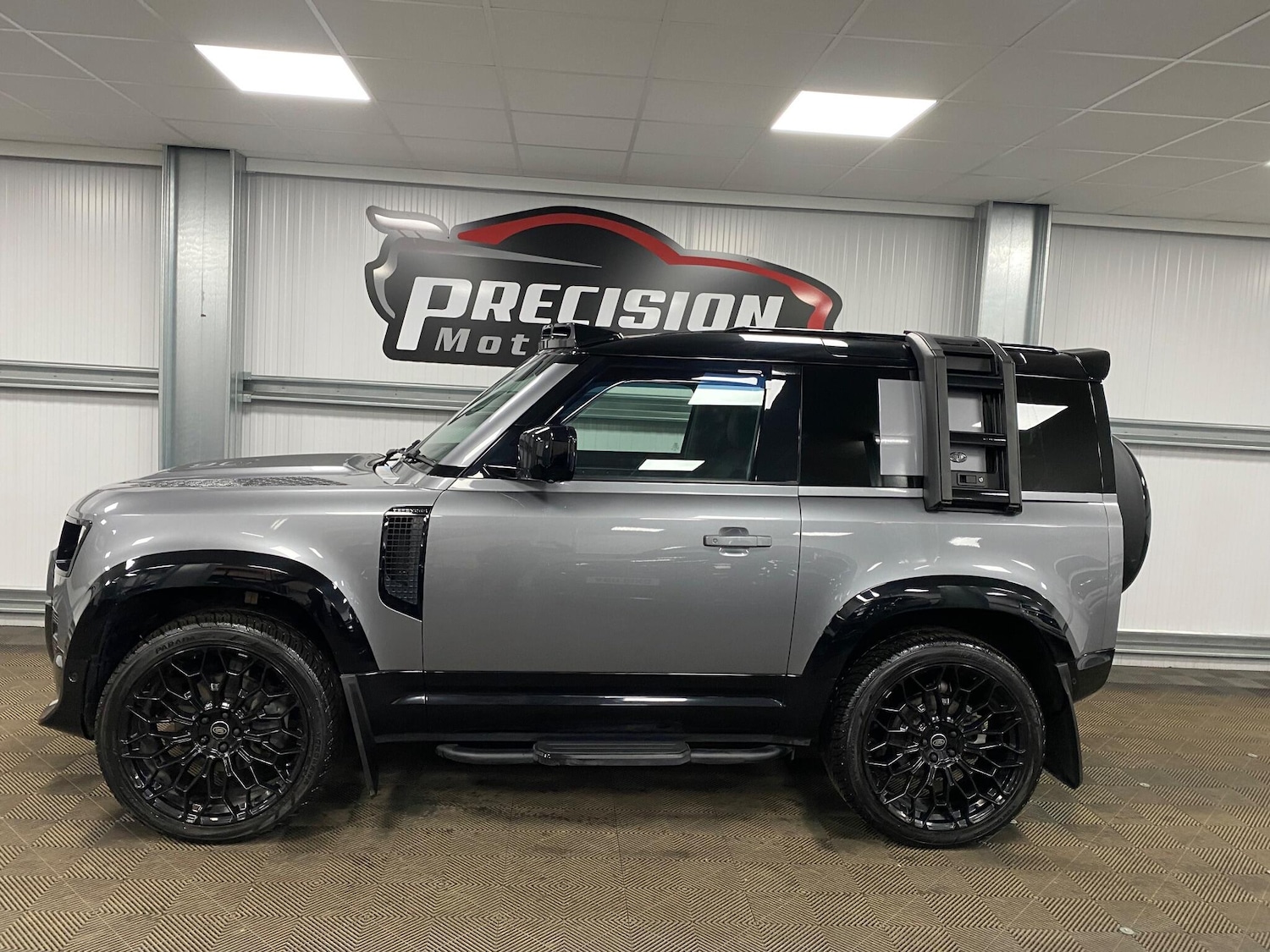 Used Land Rover Defender 2023 for sale - 77098149: Photo 13