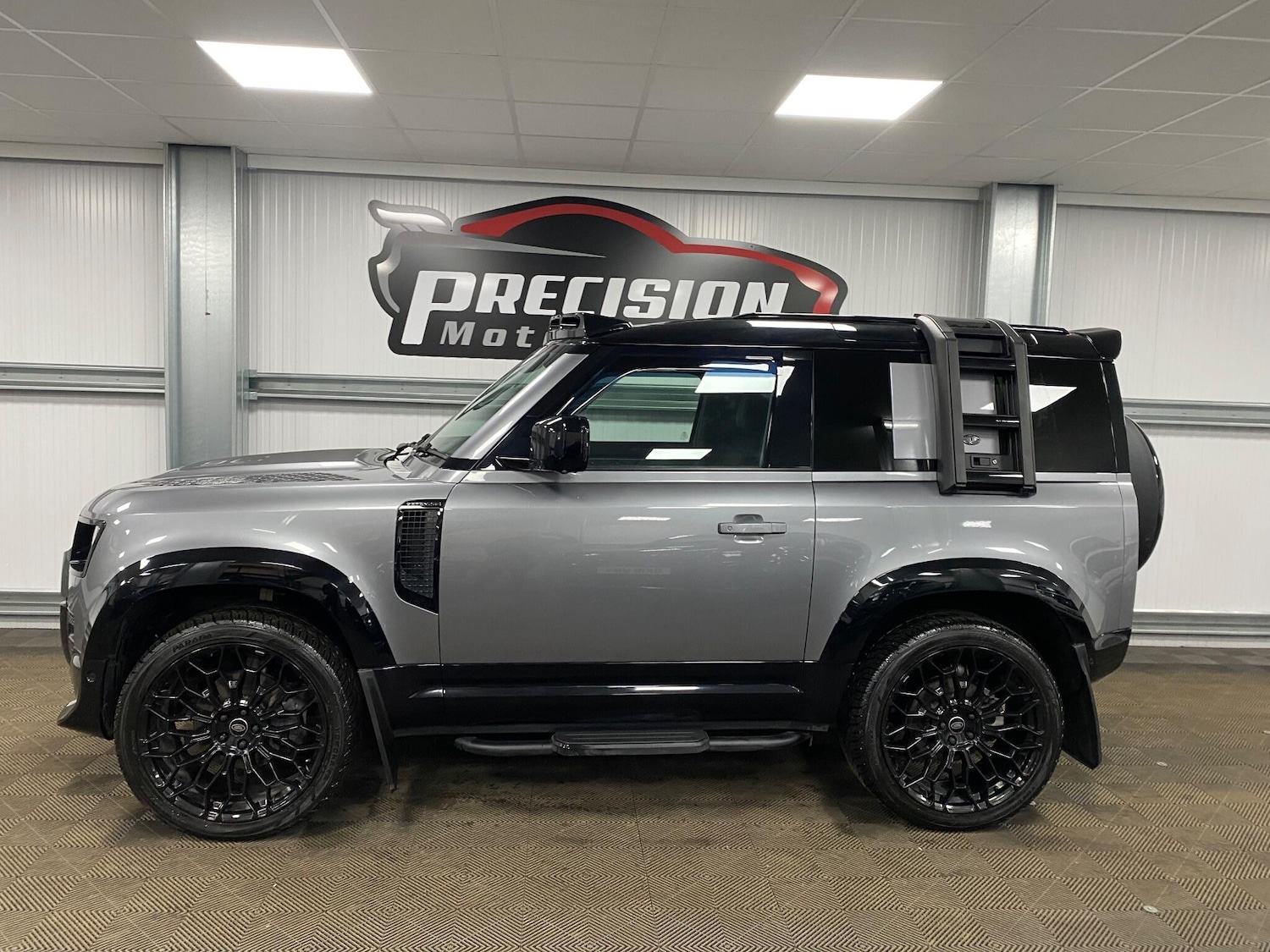 Used Land Rover Defender 2023 for sale - 77098149: Photo 14