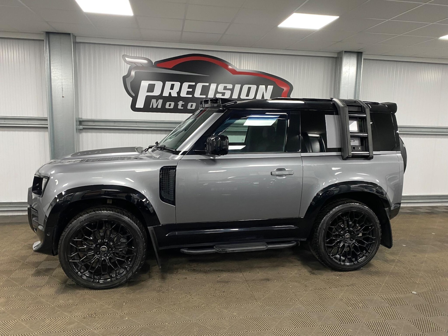 Used Land Rover Defender 2023 for sale - 77098149: Photo 16