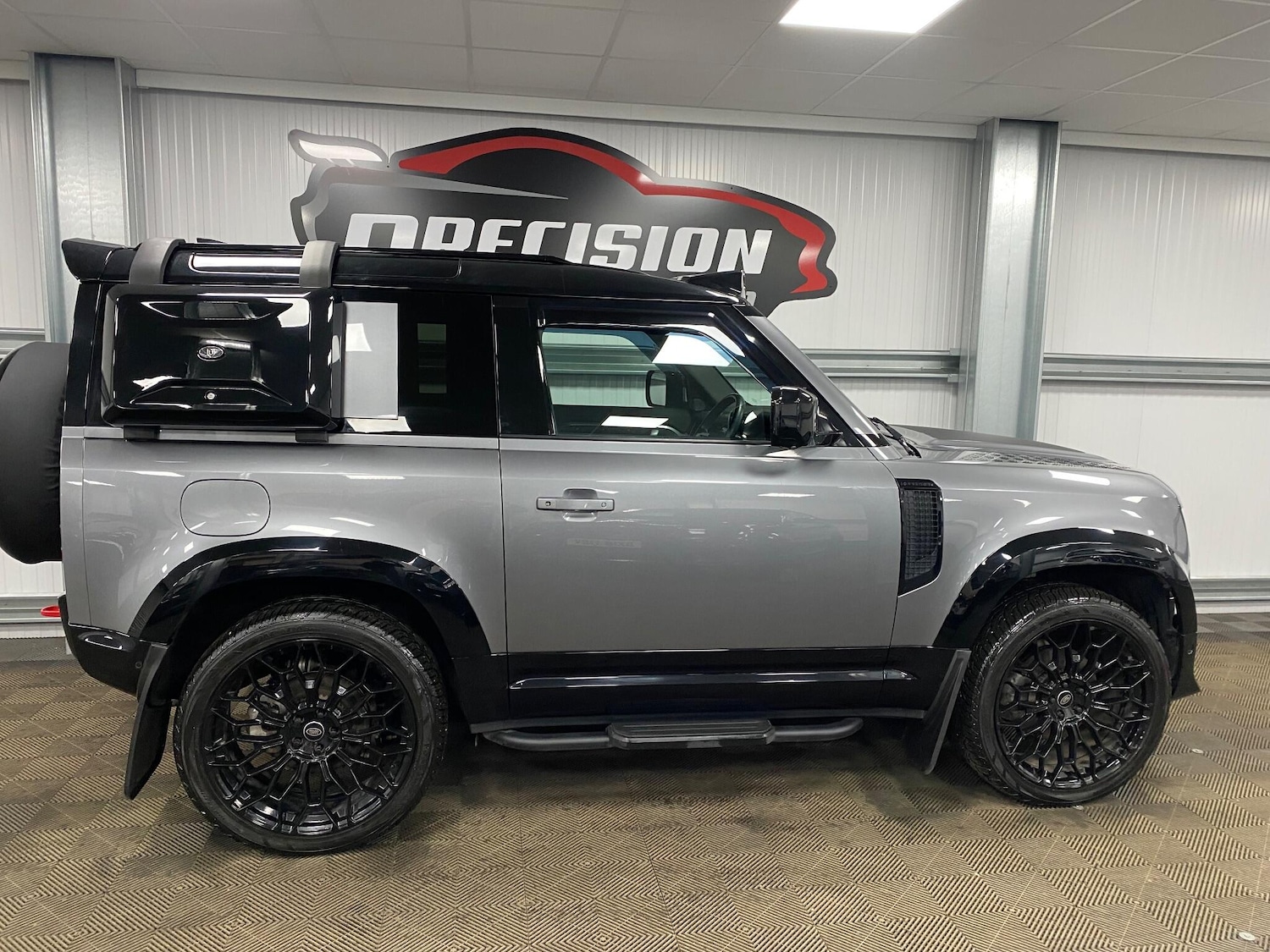 Used Land Rover Defender 2023 for sale - 77098149: Photo 24