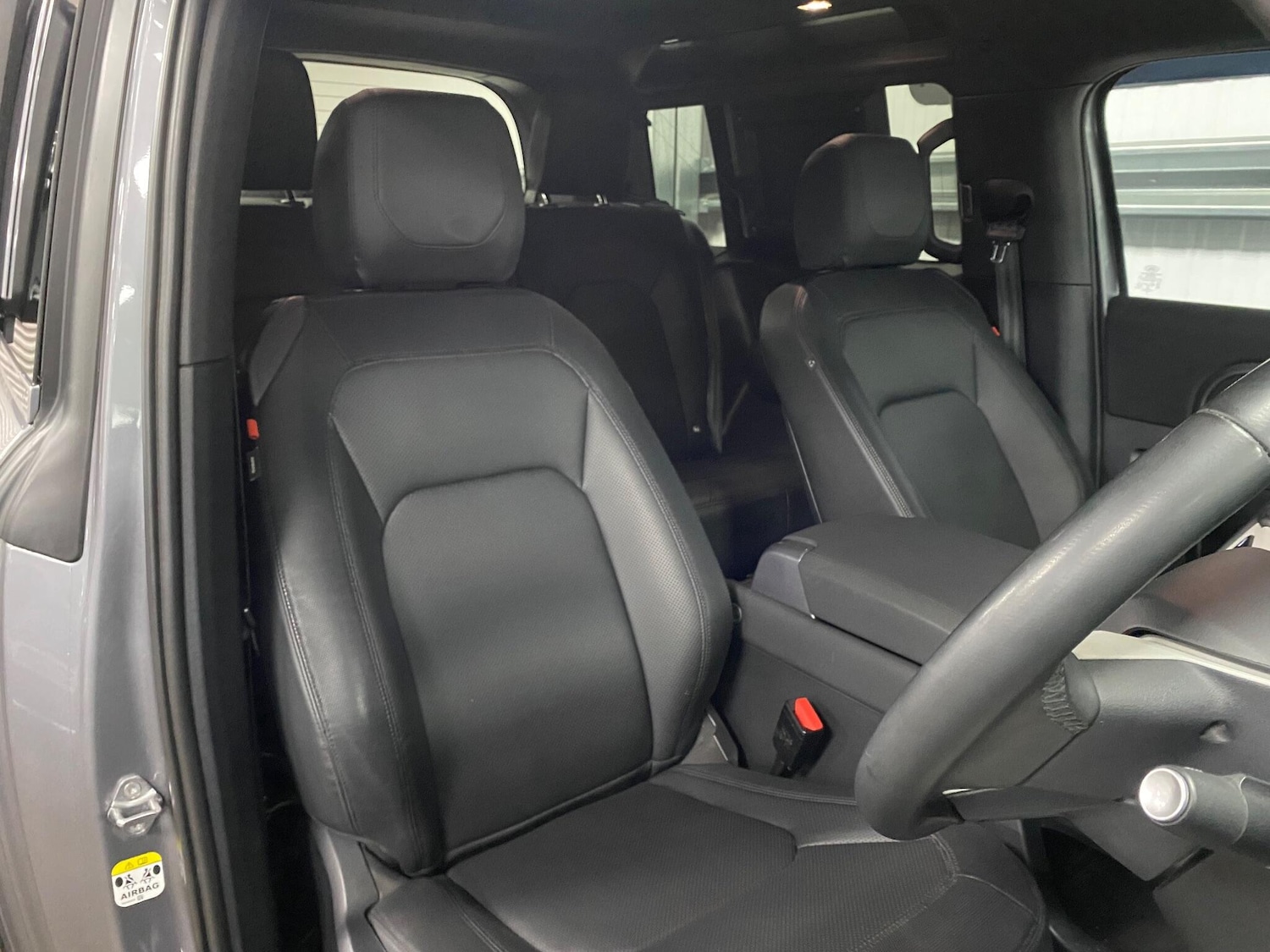 Used Land Rover Defender 2023 for sale - 77098149: Photo 34