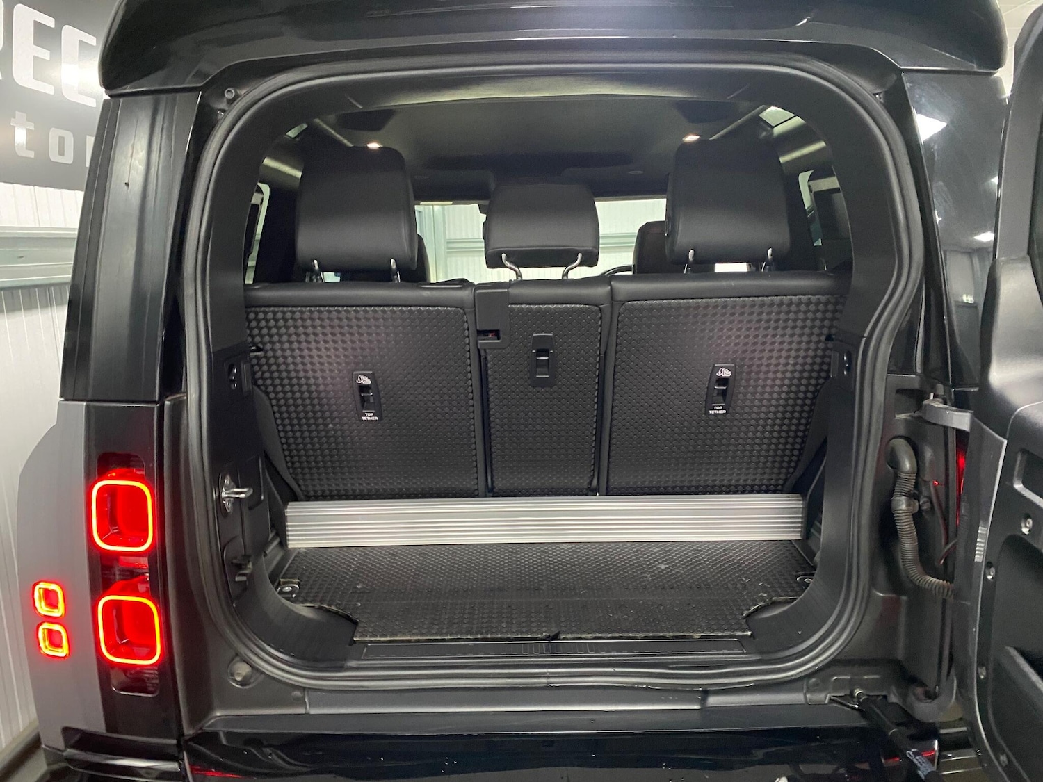 Used Land Rover Defender 2023 for sale - 77098149: Photo 41