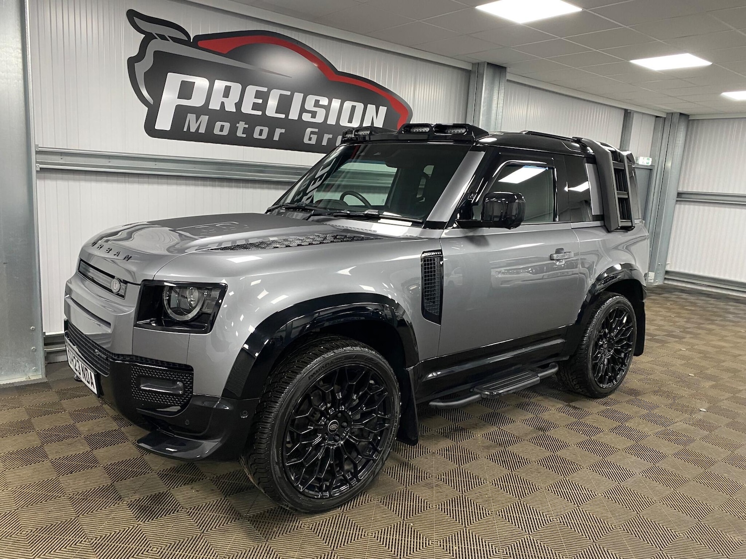 Used Land Rover Defender 2023 for sale - 77098149: Photo 7