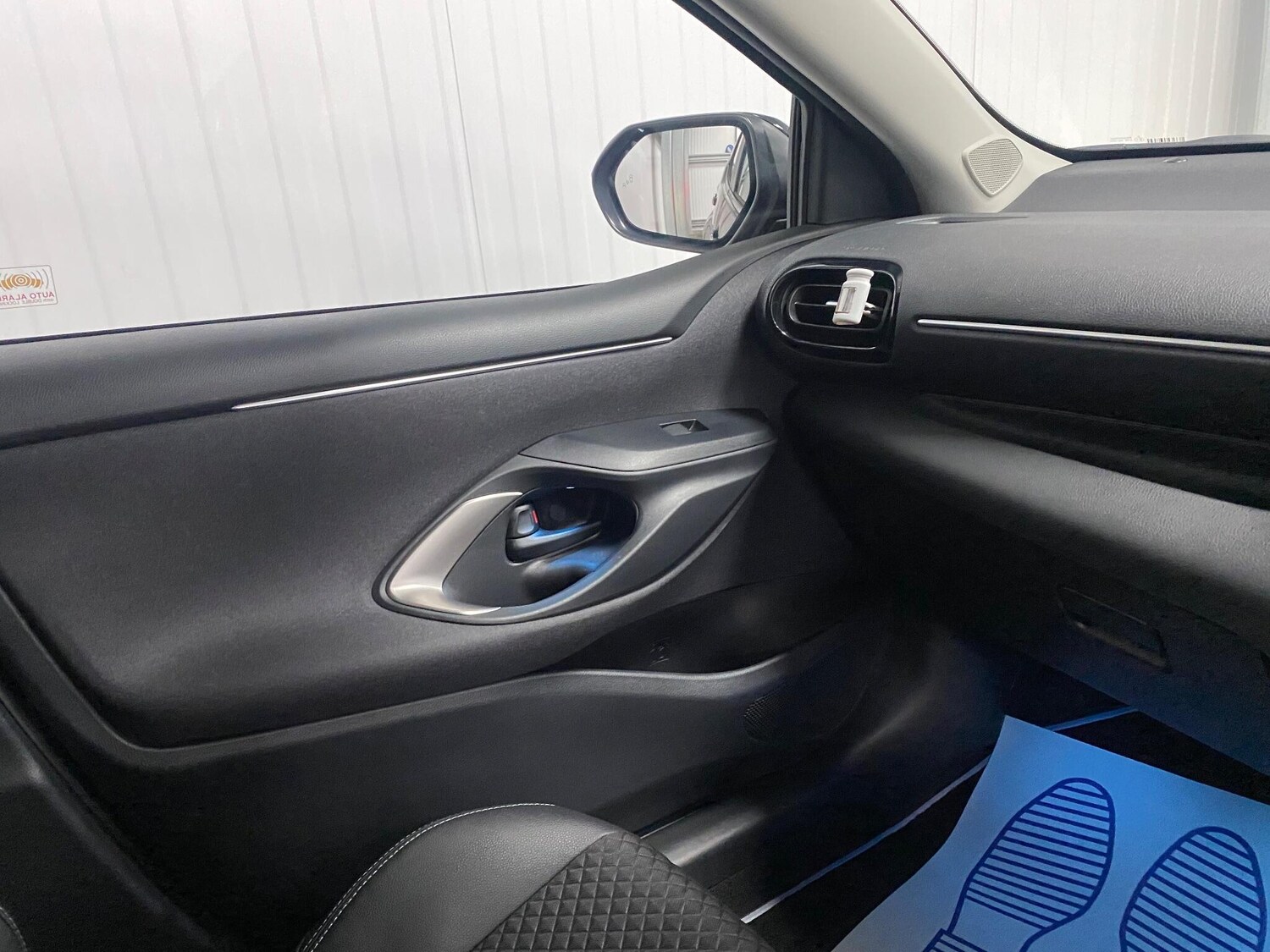 Used Mazda Mazda2 HYBRID 2023 for sale - 76832128: Photo 34