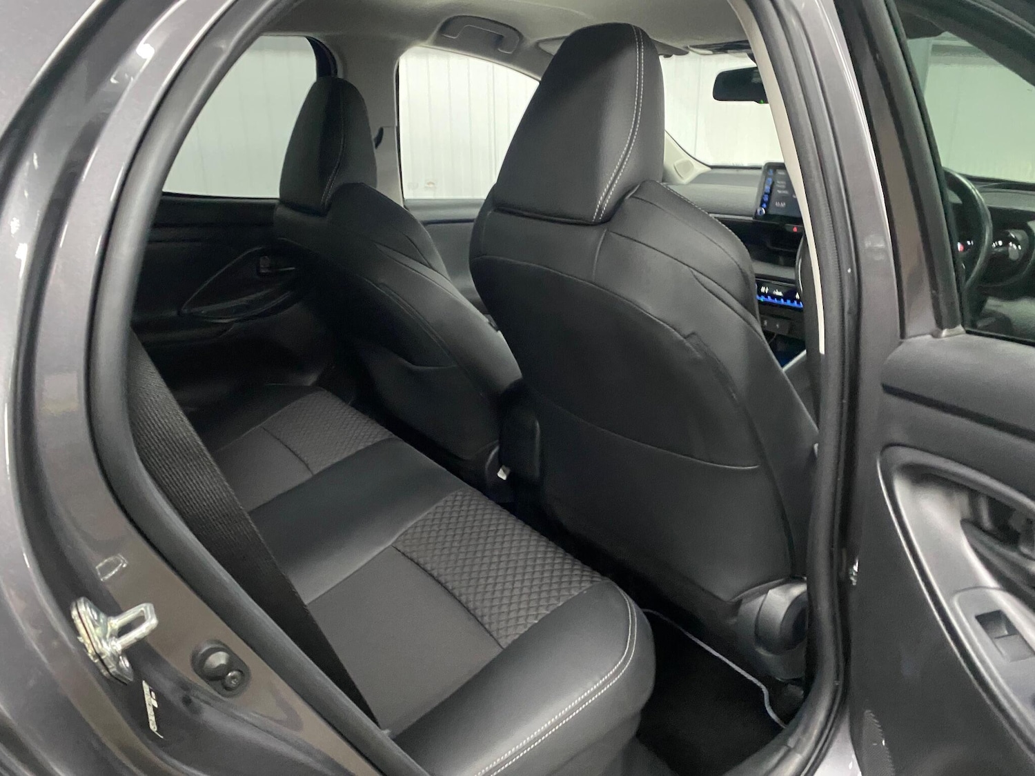 Used Mazda Mazda2 HYBRID 2023 for sale - 76832128: Photo 36