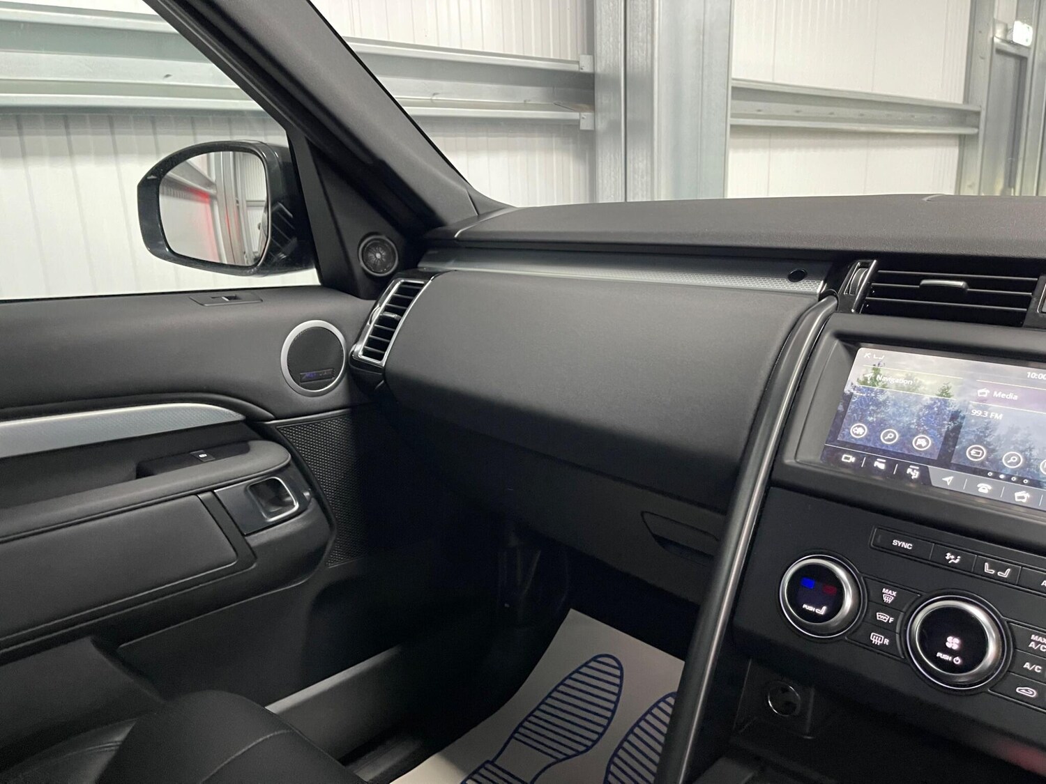 Used Land Rover Discovery 2019 for sale - 77839780: Photo 41