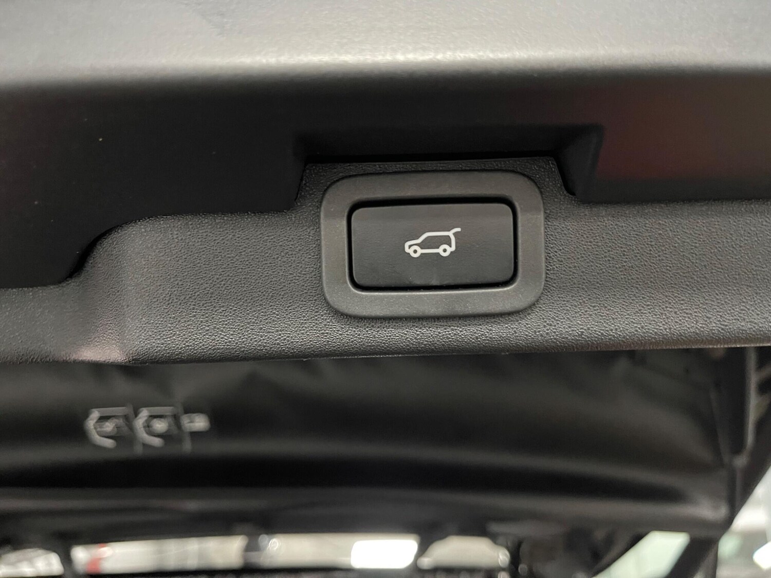 Used Land Rover Discovery 2019 for sale - 77839780: Photo 43