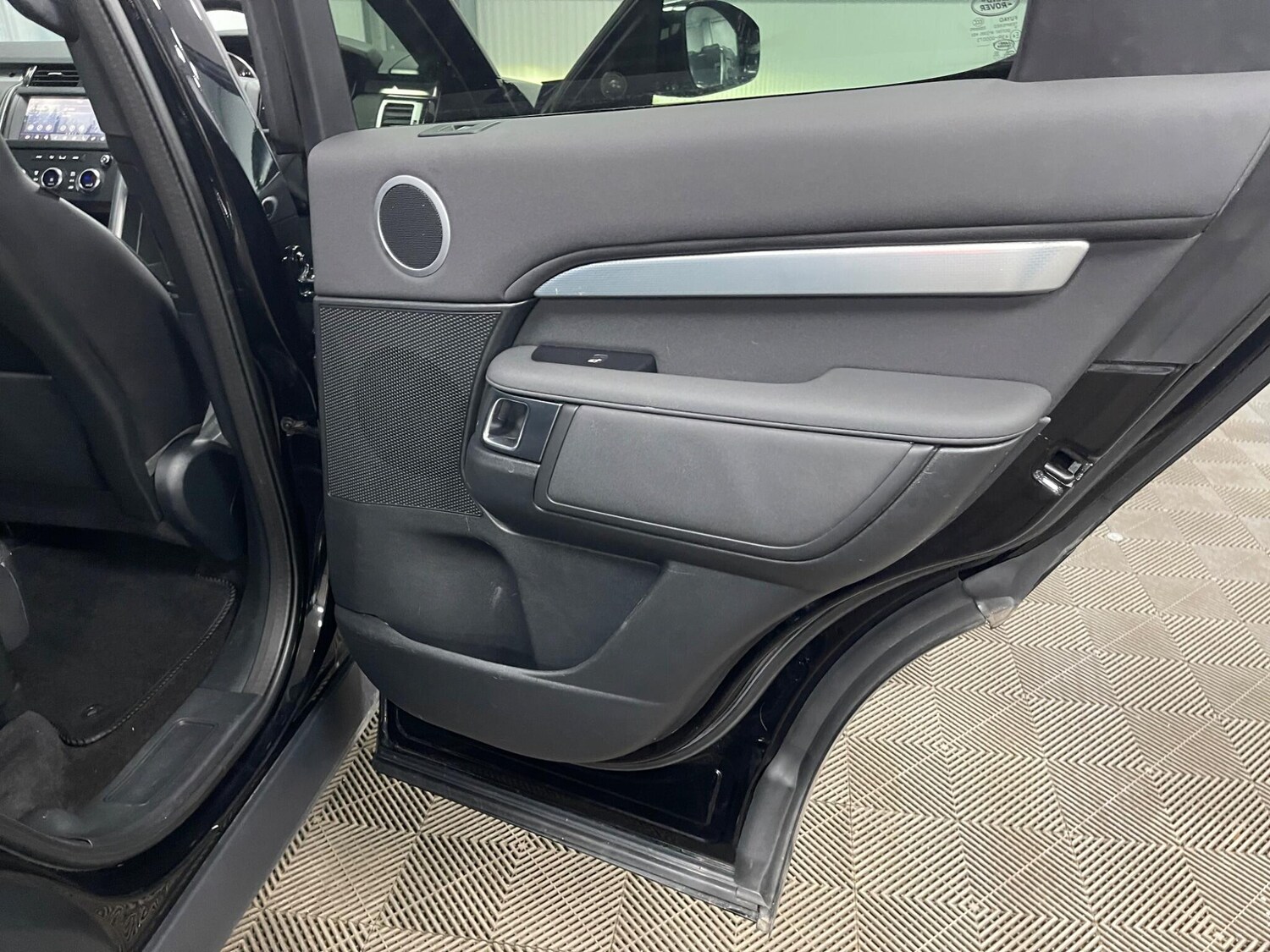 Used Land Rover Discovery 2019 for sale - 77839780: Photo 44