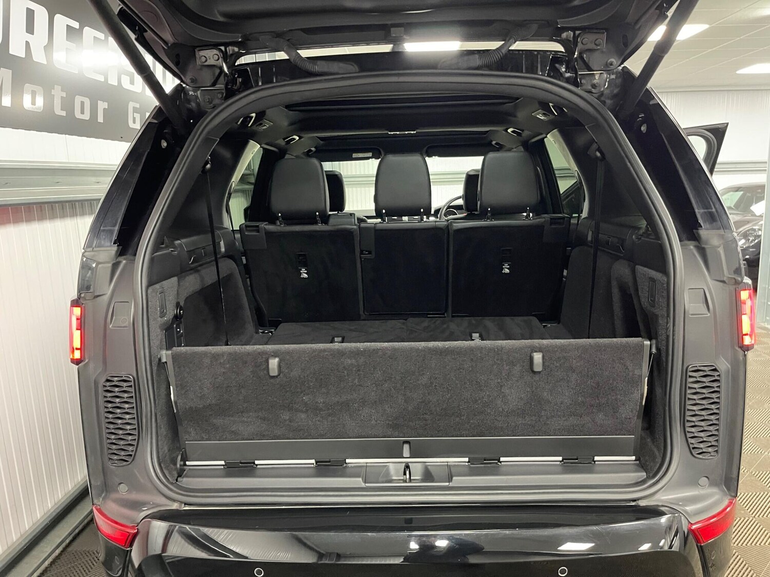 Used Land Rover Discovery 2019 for sale - 77839780: Photo 49