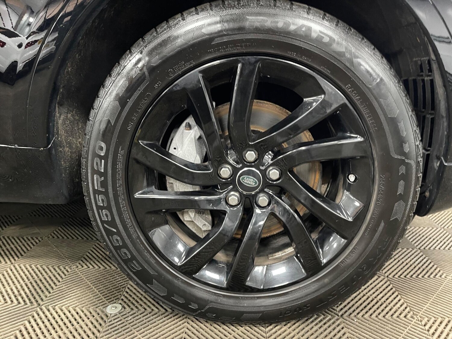 Used Land Rover Discovery 2019 for sale - 77839780: Photo 53