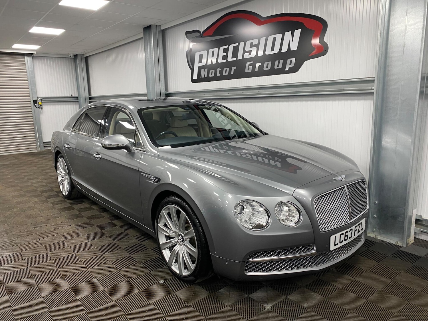Used Bentley Flying Spur 2014 for sale - 76179769: Photo 1