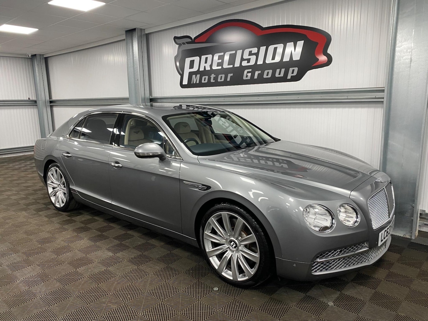 Used Bentley Flying Spur 2014 for sale - 76179769: Photo 2