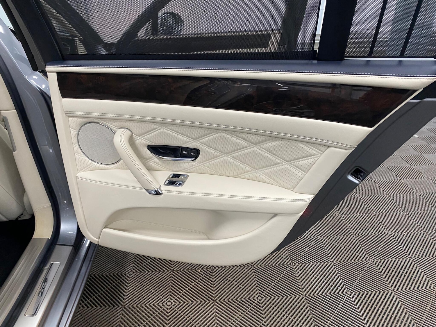 Used Bentley Flying Spur 2014 for sale - 76179769: Photo 48