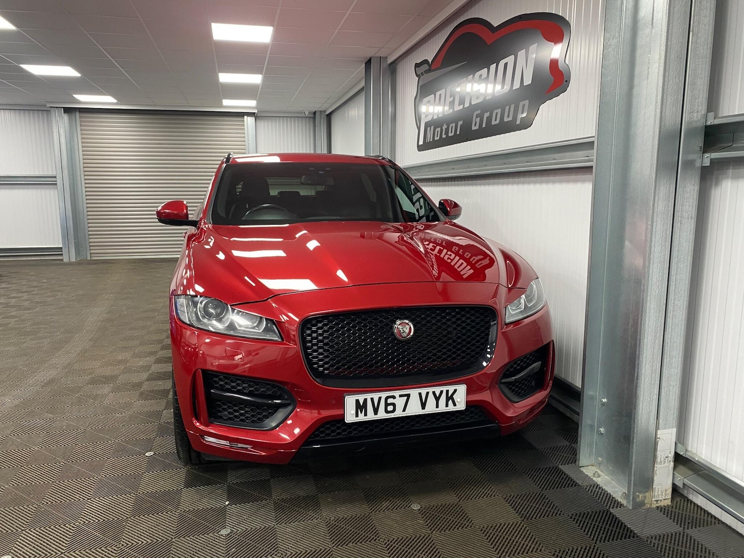 Used Jaguar F-Pace 2017 for sale - 76989482: Photo 3