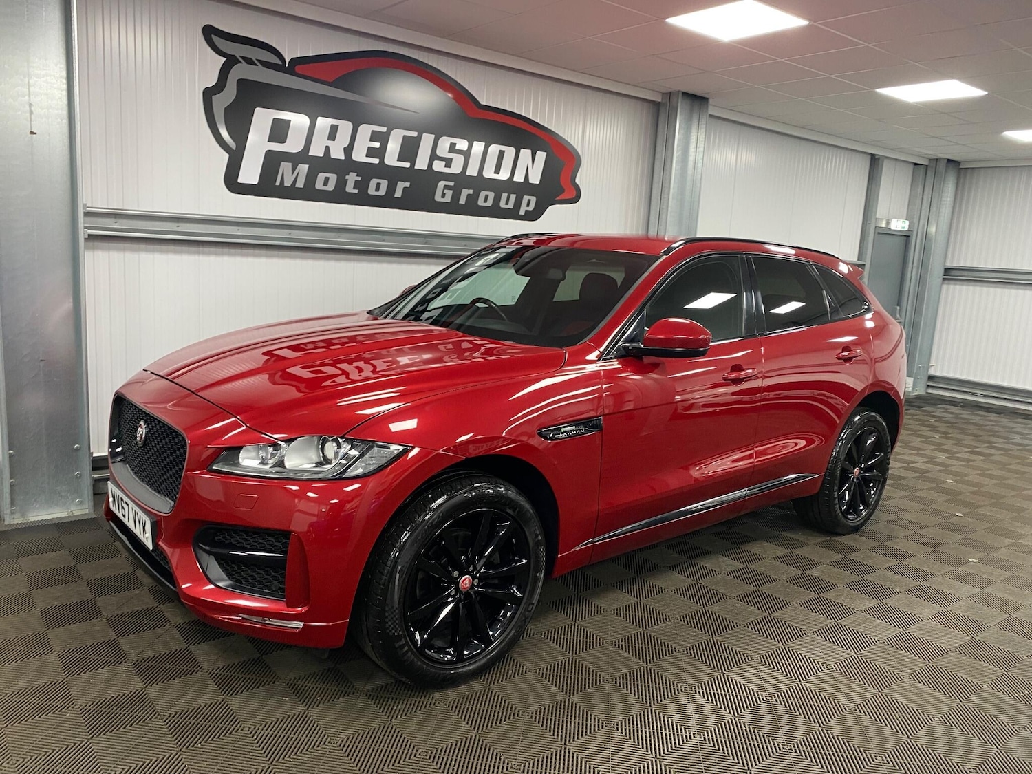 Used Jaguar F-Pace 2017 for sale - 76989482: Photo 6