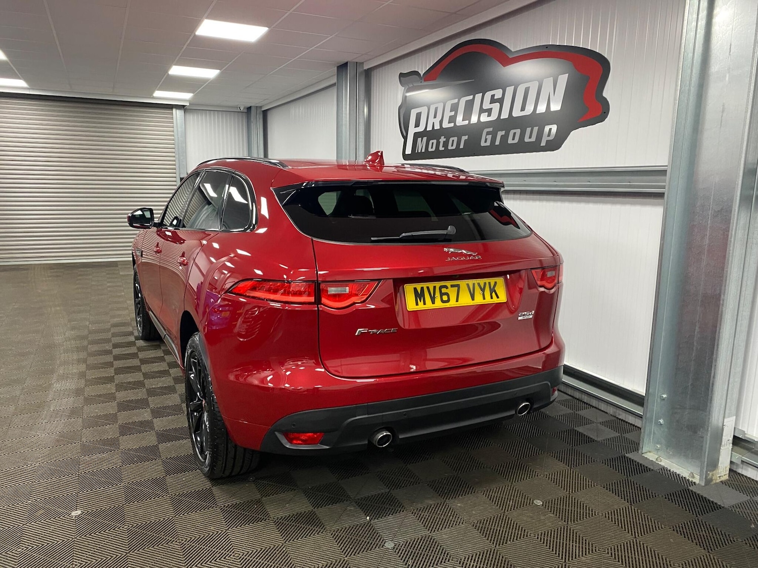 Used Jaguar F-Pace 2017 for sale - 76989482: Photo 7