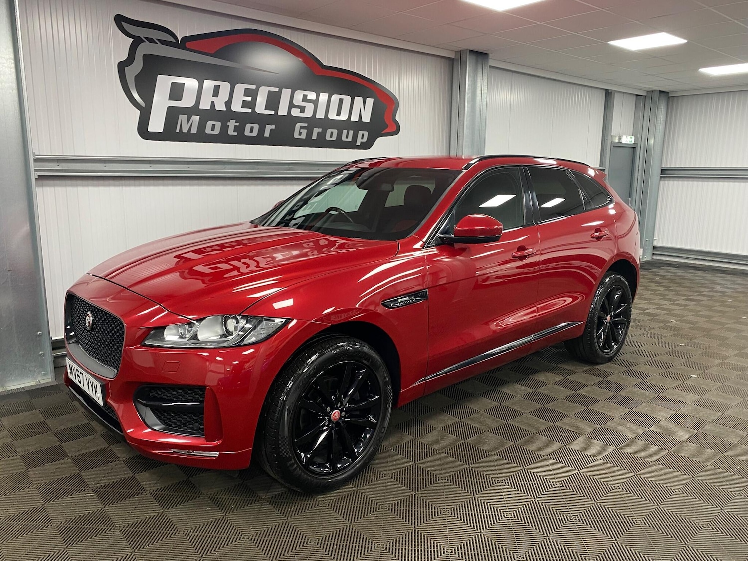 Used Jaguar F-Pace 2017 for sale - 76989482: Photo 9