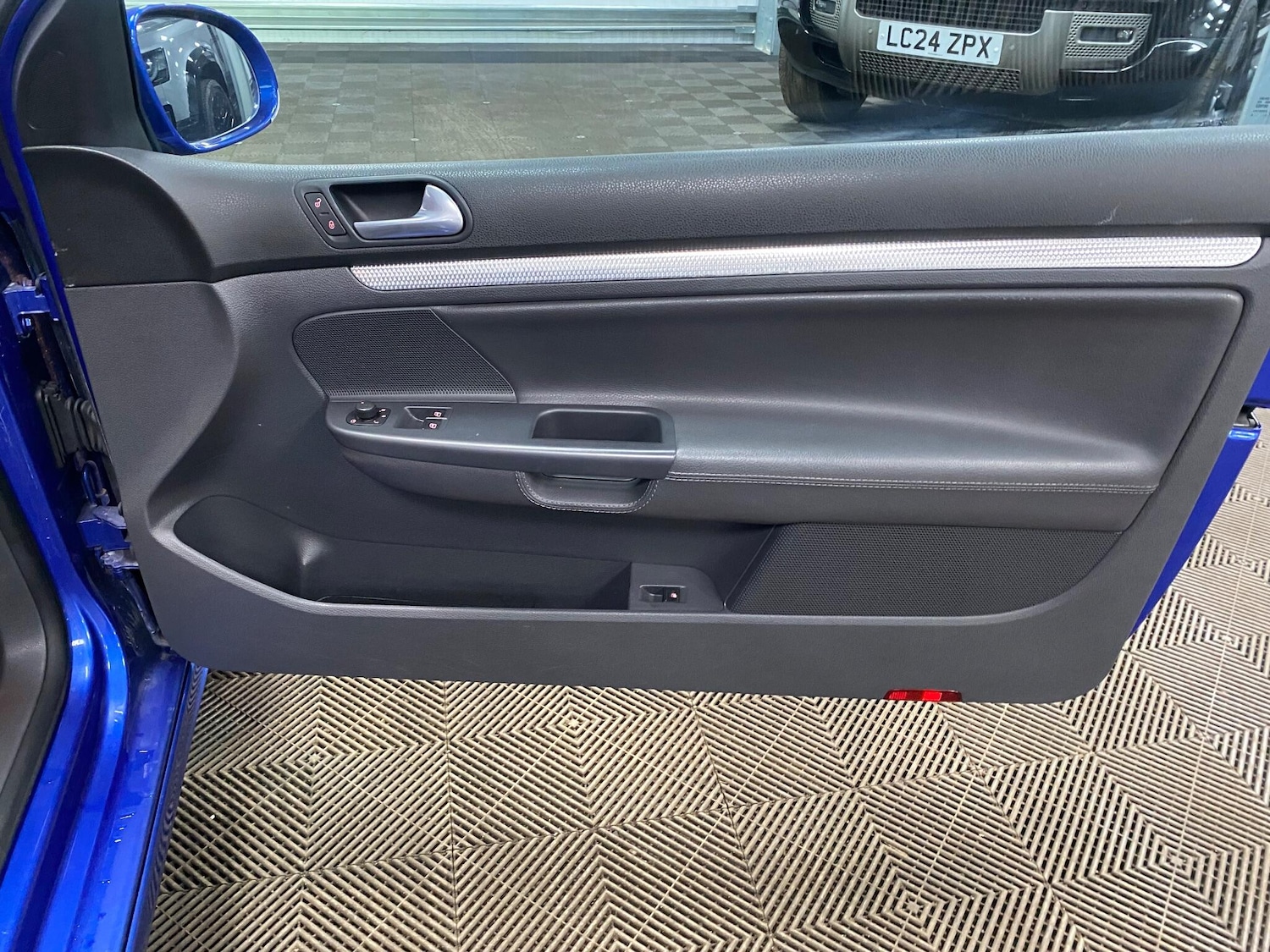 Used Volkswagen Golf 2008 for sale - 77230124: Photo 35