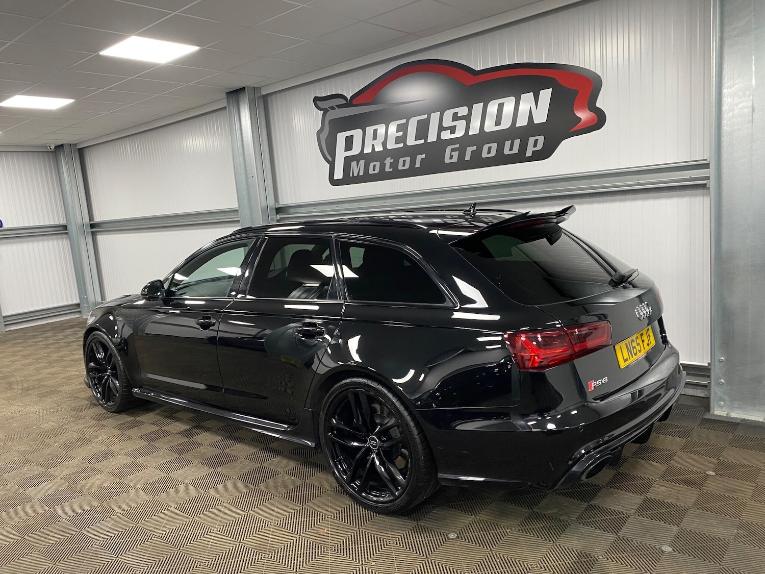 Used Audi RS6 2015 for sale - 76832903: Photo 12