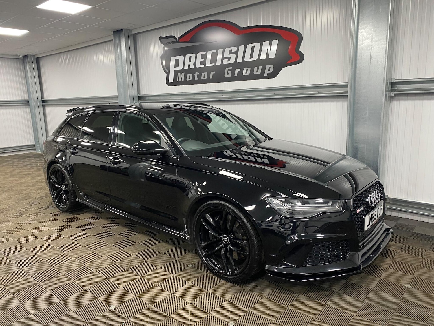 Used Audi RS6 2015 for sale - 76832903: Photo 2