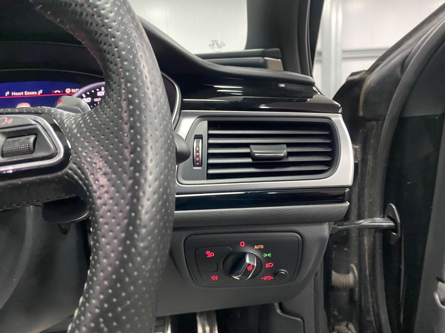 Used Audi RS6 2015 for sale - 76832903: Photo 37