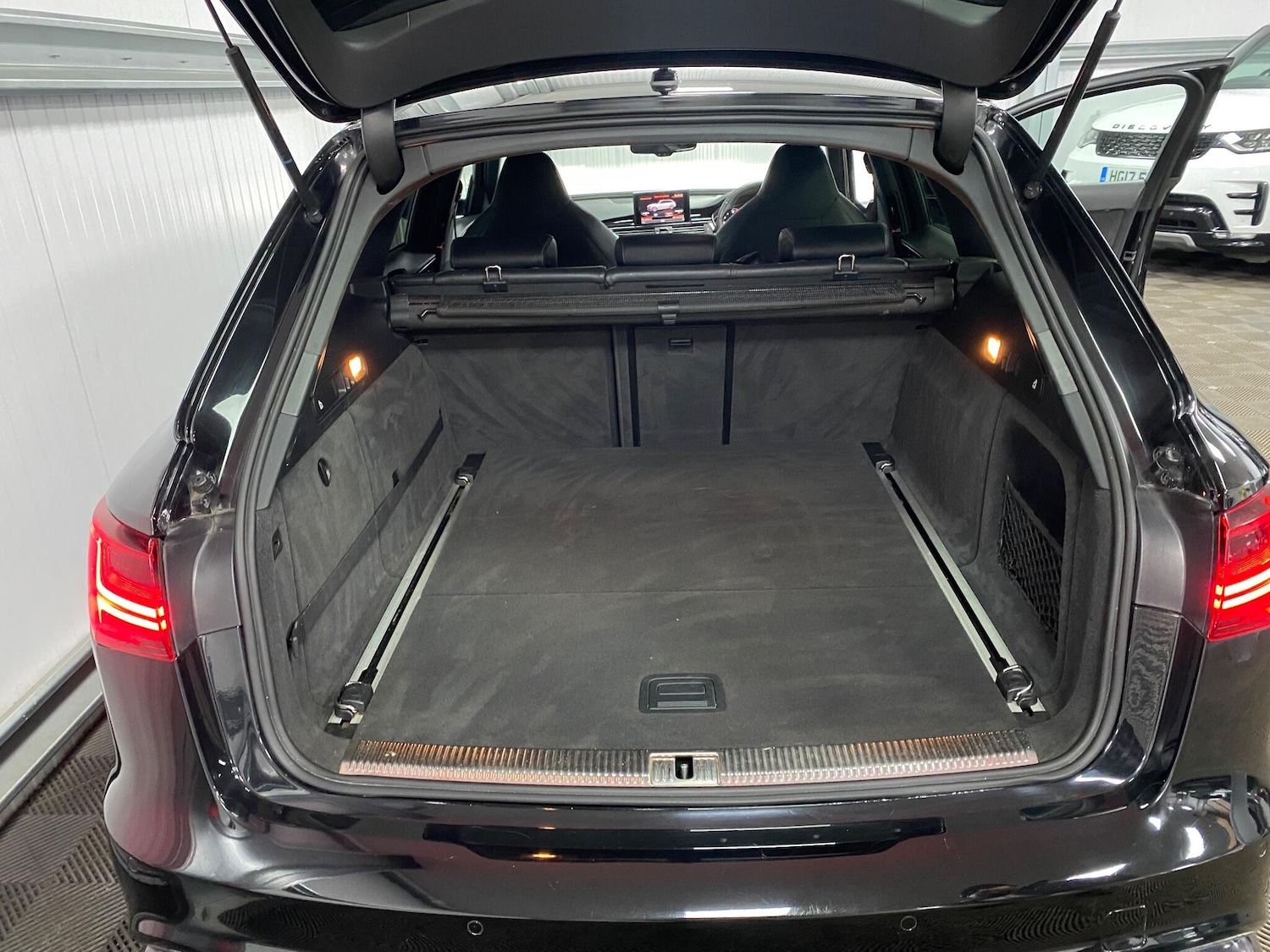 Used Audi RS6 2015 for sale - 76832903: Photo 46