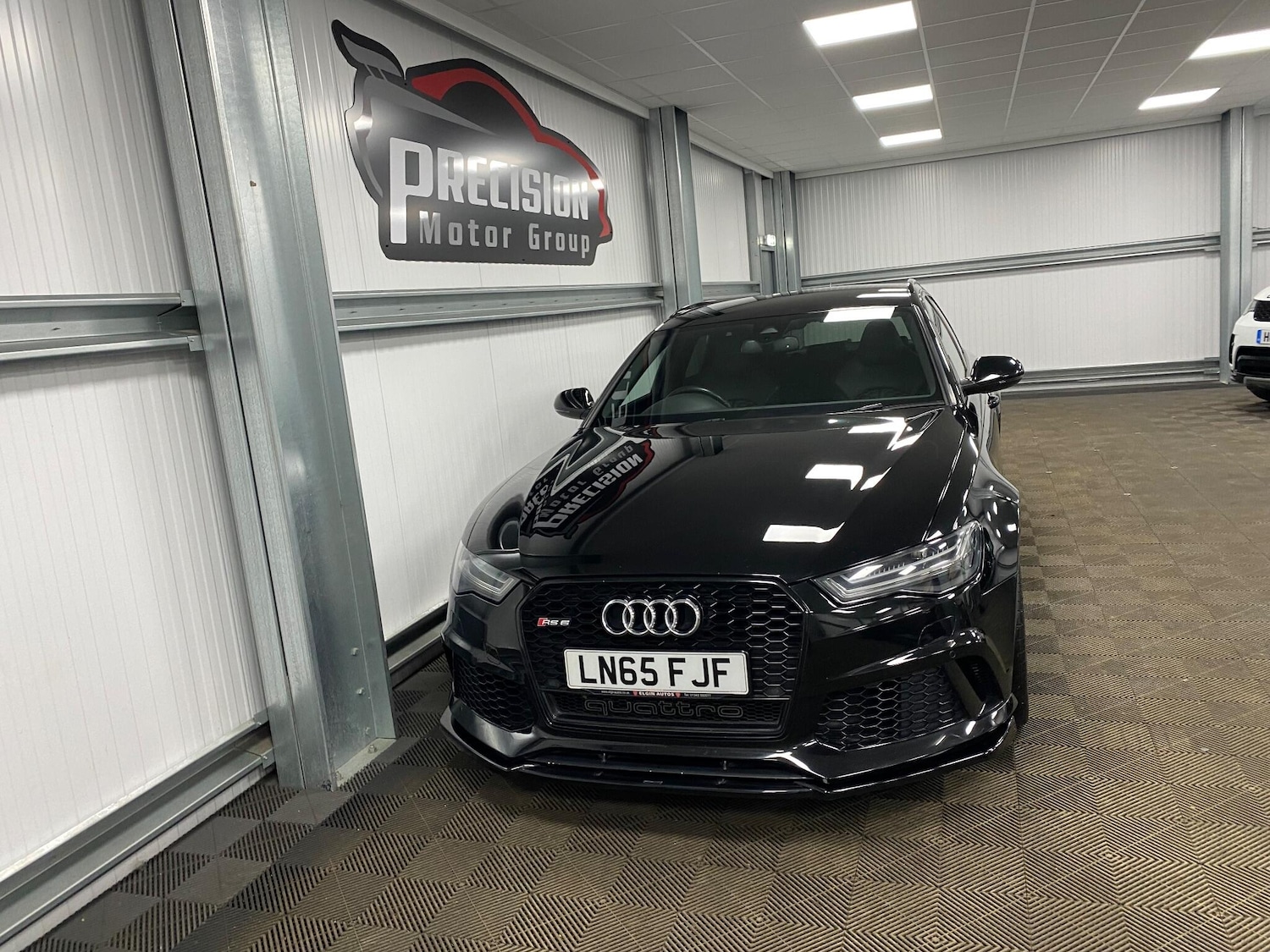 Used Audi RS6 2015 for sale - 76832903: Photo 5