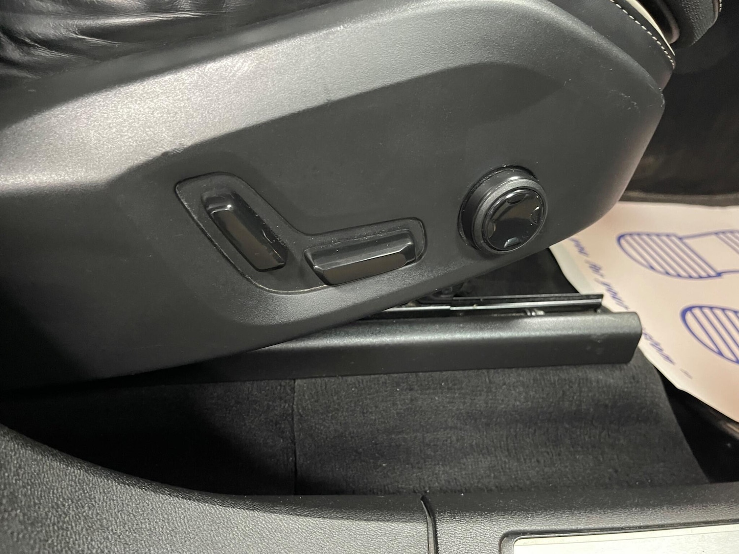 Used Volvo XC60 for sale - 77738111: Photo 46