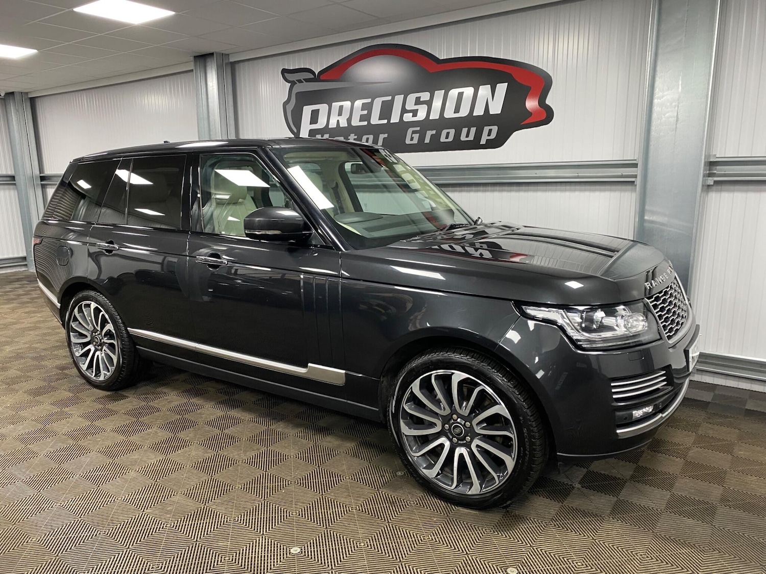 Used Land Rover Range Rover 2015 for sale - 77305432: Photo 4