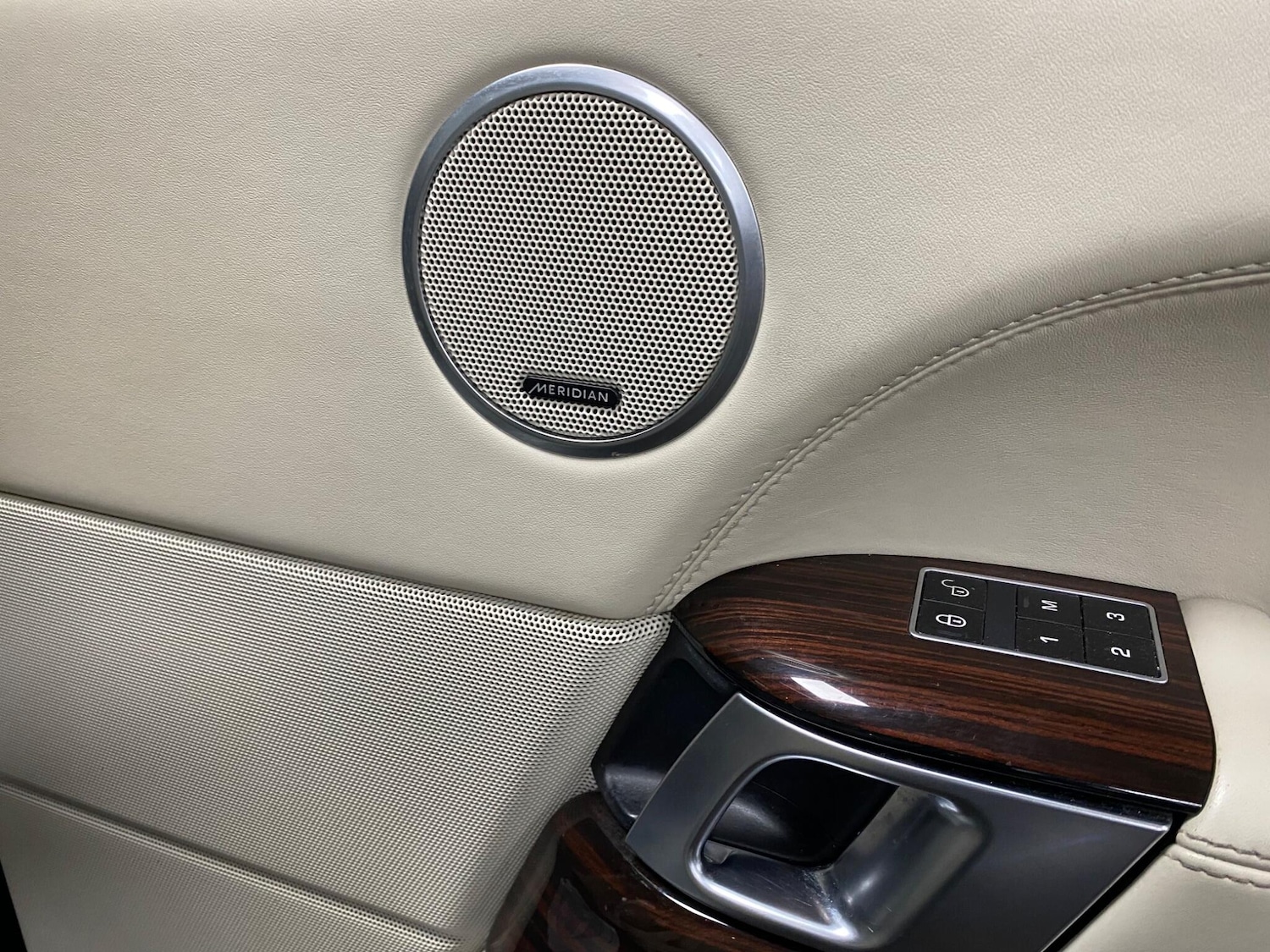 Used Land Rover Range Rover 2015 for sale - 77305432: Photo 42