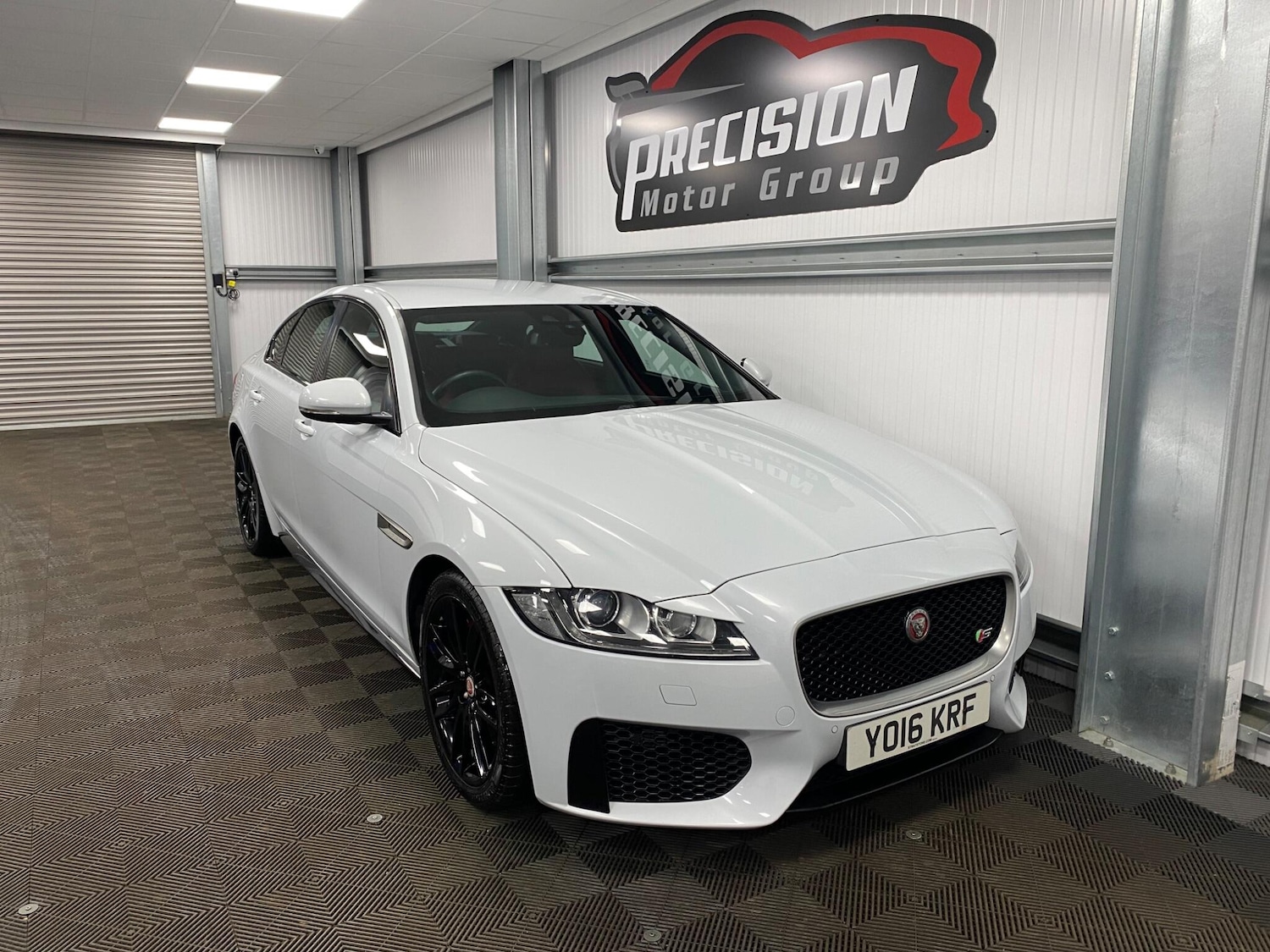 Used Jaguar XF 2016 for sale - 76327391: Photo 1
