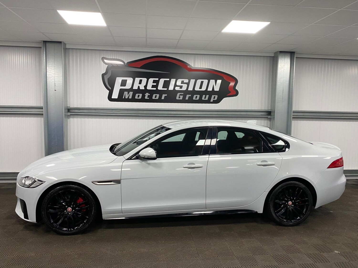 Used Jaguar XF 2016 for sale - 76327391: Photo 24