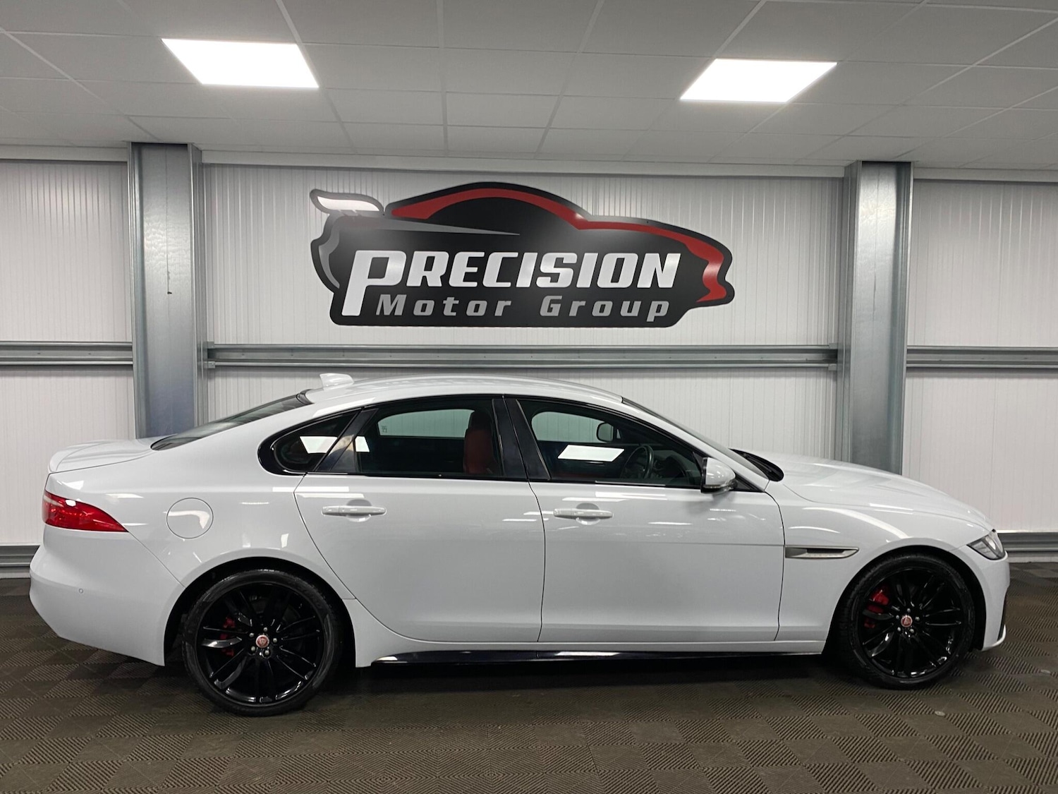 Used Jaguar XF 2016 for sale - 76327391: Photo 33