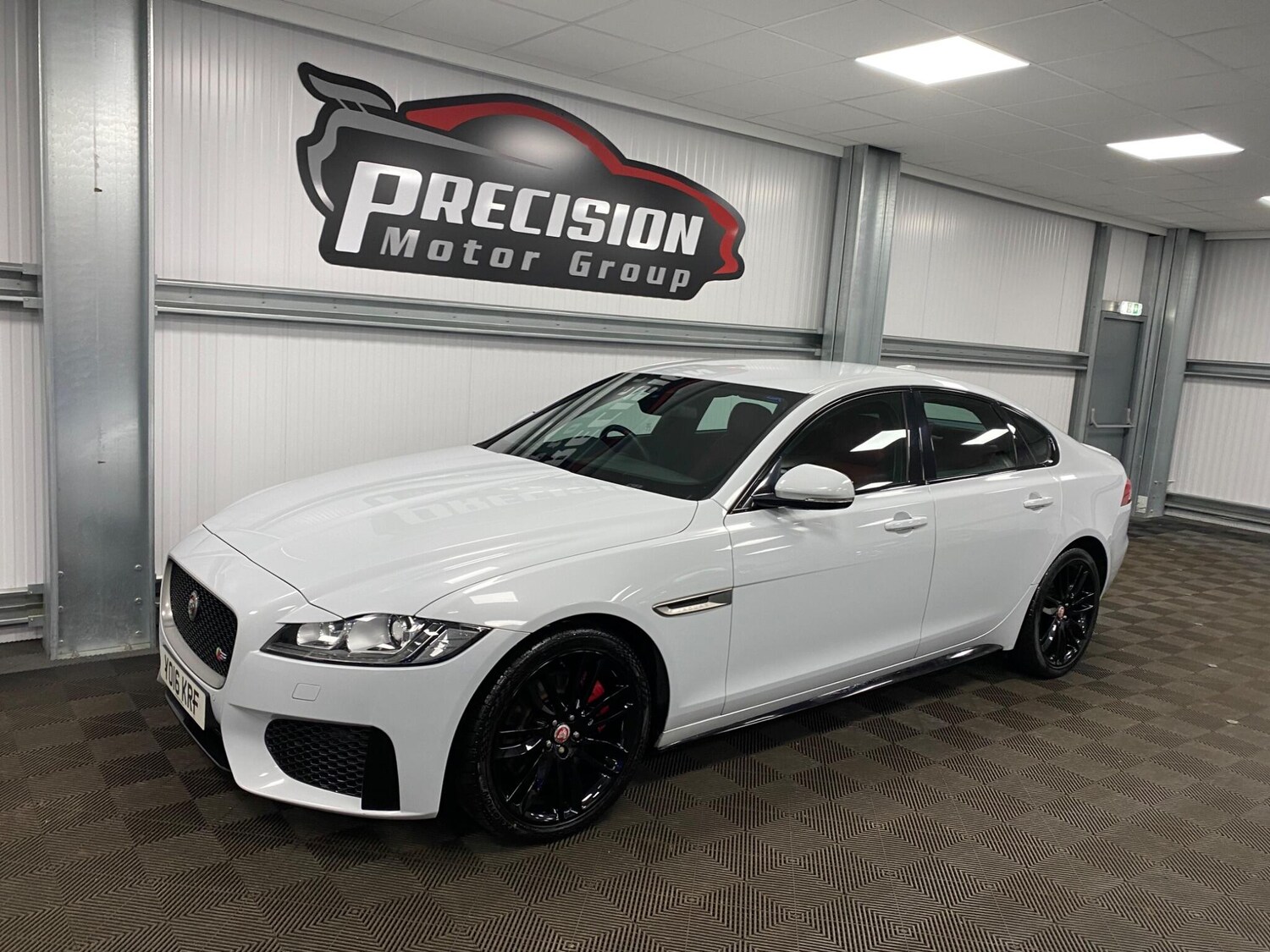 Used Jaguar XF 2016 for sale - 76327391: Photo 5