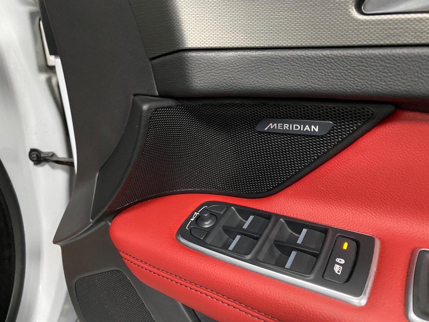 Used Jaguar XF 2016 for sale - 76327391: Photo 53