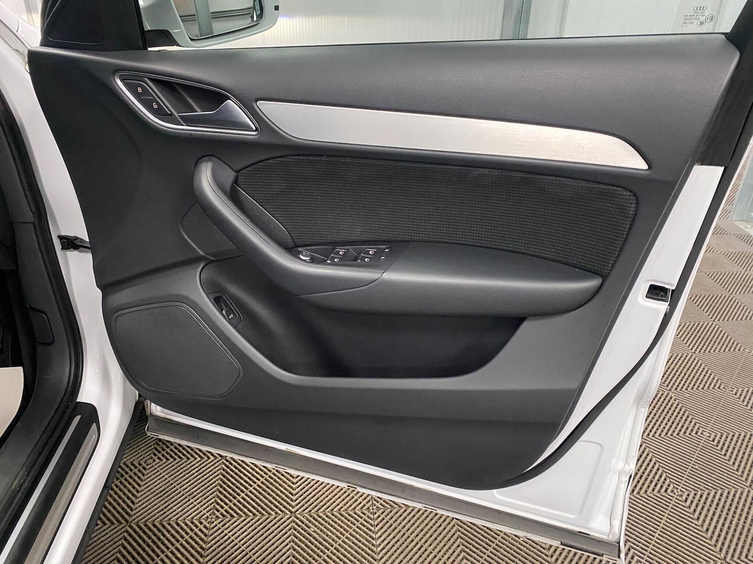 Used Audi Q3 for sale - 76997551: Photo 47