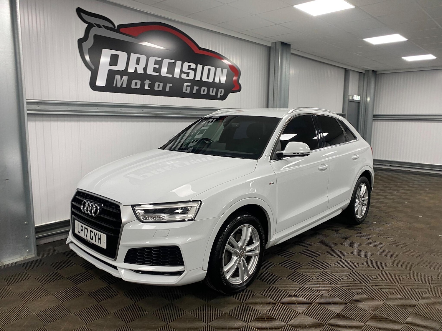 Used Audi Q3 for sale - 76997551: Photo 9